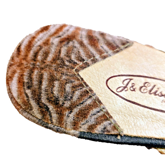 J & Elisabeth for Analpa mules feature a unique patterned fabric texture 38 - Picture 7 of 10